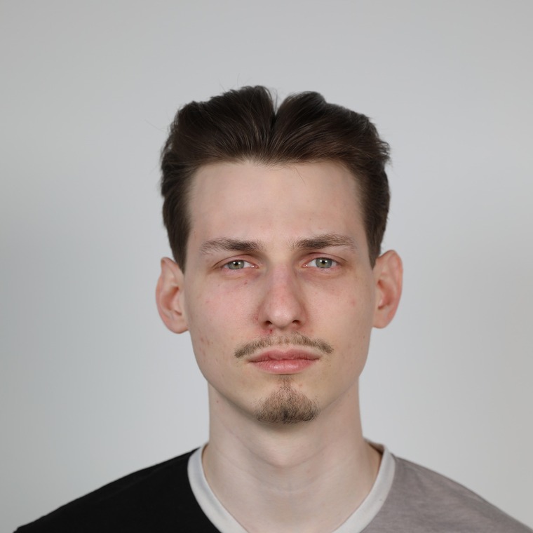 Илья Стешин